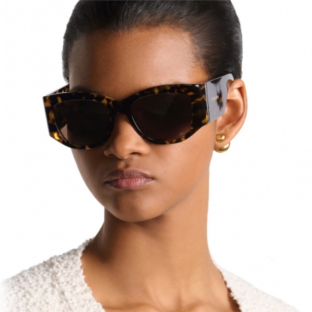 ❌SOLD❌ DIOR Brown Tortoise Sunglasses
